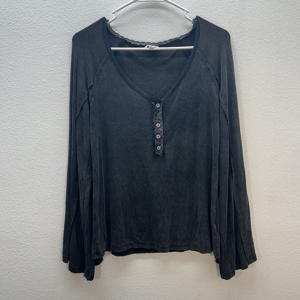 Pol Top Shirt S‎ Gray Ribbed Knit Henley Long Sleeve Relaxed Grunge Lace Trim
